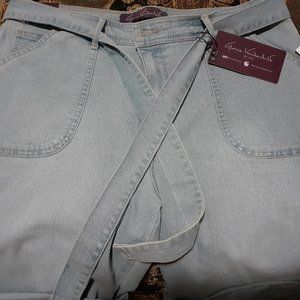 Gloria Vanderbilt Bermuda Shorts